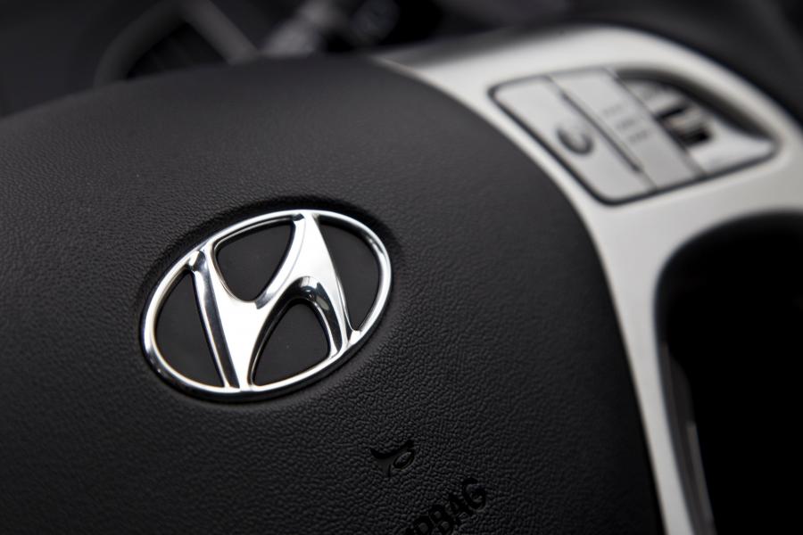 Hyundai ix35 2013 года  (UK) (фото 14 из 93)